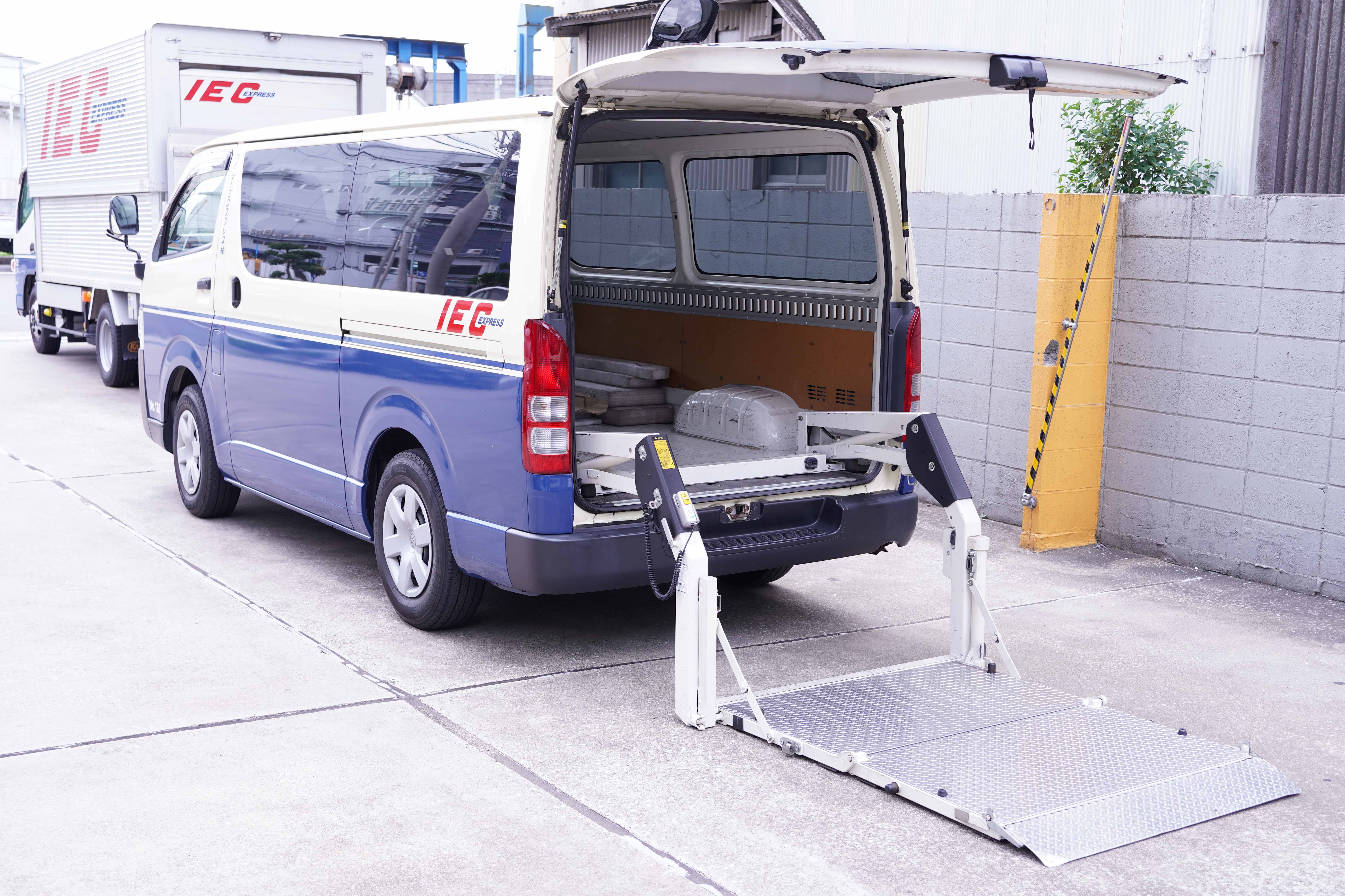 最新の物流ラインとオペレーション現場